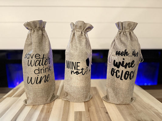 Bachelorette Gift, Custom Wine Bag, Wedding Day Gift, Mothers Day Gift, Custom Vinyl, Wine, White Elephant, Birthday, Burlap, Mom Gift